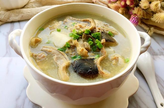 清炖土鸡猪肚汤