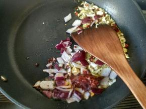 放一勺豆瓣酱。