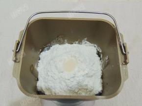 放入酵母粉