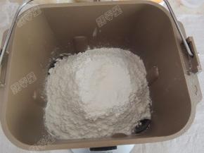 放入面粉
