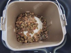 和面程序结束前五分钟加入葡萄干