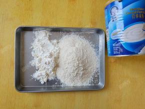 低筋面粉50g，婴儿米粉50g