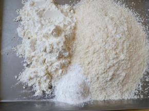 低筋面粉50g，婴儿米粉50g