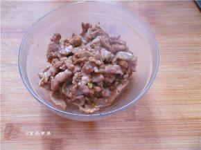 盛起，放在一旁待用