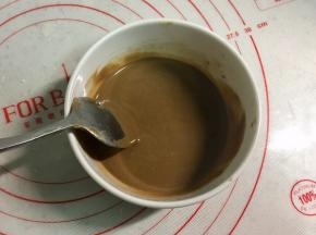 搅拌成均匀顺滑的酱料。