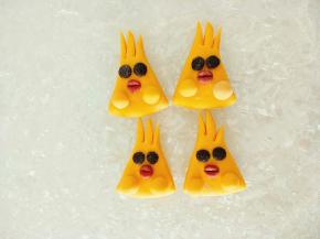 然后二次发酵以后放入蒸锅大火水烧开转中火10分钟，焖两分钟拿出来