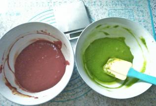 拌好的两种面糊……这时候160度预热烤箱