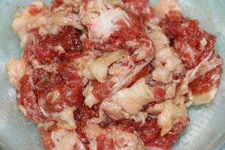 搅拌均匀，腌制30分钟