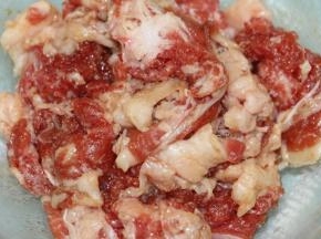 搅拌均匀，腌制30分钟