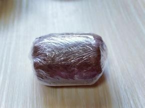 卷号后用保鲜膜包好，放入冰箱冷藏1小时以上。