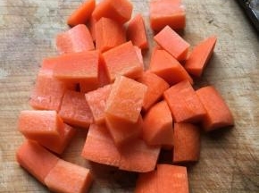 胡萝卜切丁