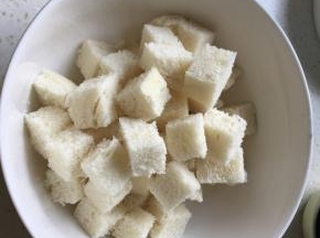 馒头切丁