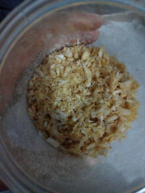 这次烤的肉松有点干，放在粥里煮给宝宝吃吧～