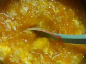 南瓜小米鸡肉粥