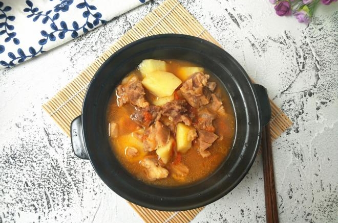 西红柿土豆炖牛腩