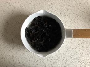 木耳用冷水泡发