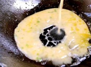 放入锅中煮沸