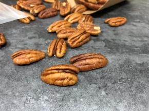 碧根果选用生的碧根果仁