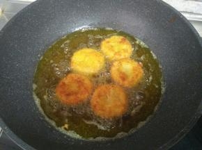 两面炸金黄即可