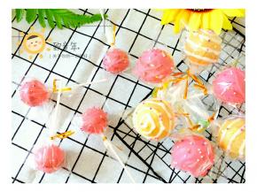 棒棒糖蛋糕就做好了！