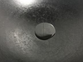 锅中放入适量油烧热.