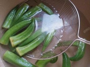 然后捞出过冷水