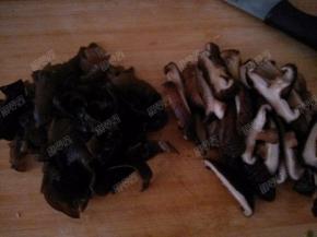 香菇、木耳切丝