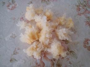 银耳去掉黄色的硬的部分