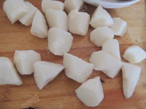 山药去皮切滚刀块