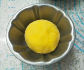 放入一个面包坯