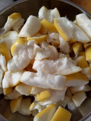 泡4天后捞出，用力挤干水份