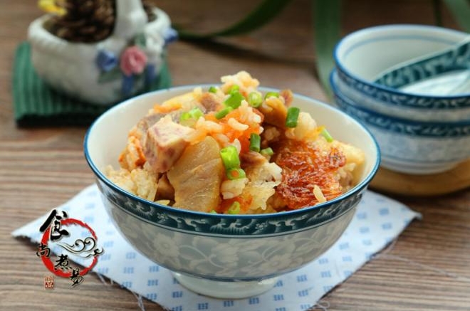 腊肉番茄煲仔饭