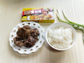 准备食材。（我的牛肉是酱牛肉）