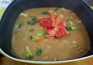 最后加入甜椒即可