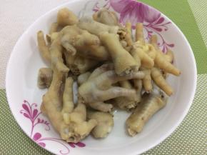 然后捞出，用水多冲洗几遍
