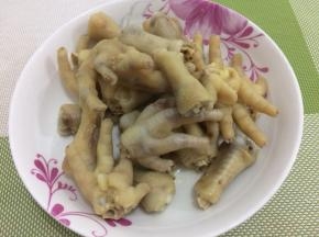 然后捞出，用水多冲洗几遍
