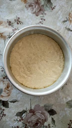 模具抹油然后倒入