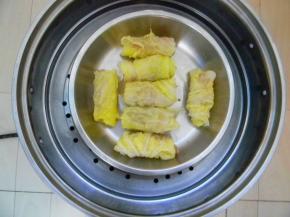 都做好后，放入蒸锅，水烧开后蒸10分钟即可