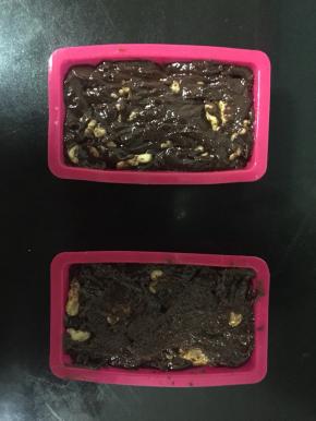 面糊倒进硅胶模，8分满