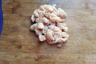 然后切成细丁；