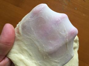 揉出手套膜就可以了，在面包机里发酵两小时