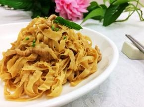 装入盘中，美味可口的豆美丝来了
