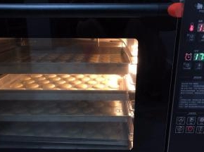 送进预热好的风炉130度20分钟