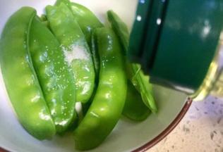 放入少许调味葵花油