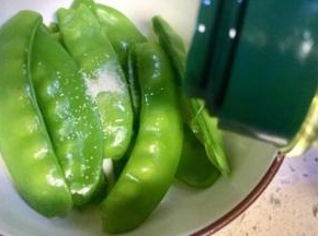 放入少许调味葵花油