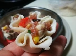 饺子皮包好馅料