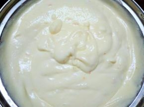 蛋白和蛋黄糊完全混合均匀。