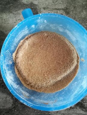 杏仁粉买超细那种否则不好过筛。