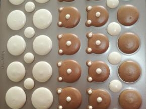 晾皮时可以预热烤箱155度10分钟。