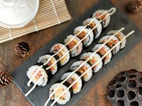 美味的家常寿司。